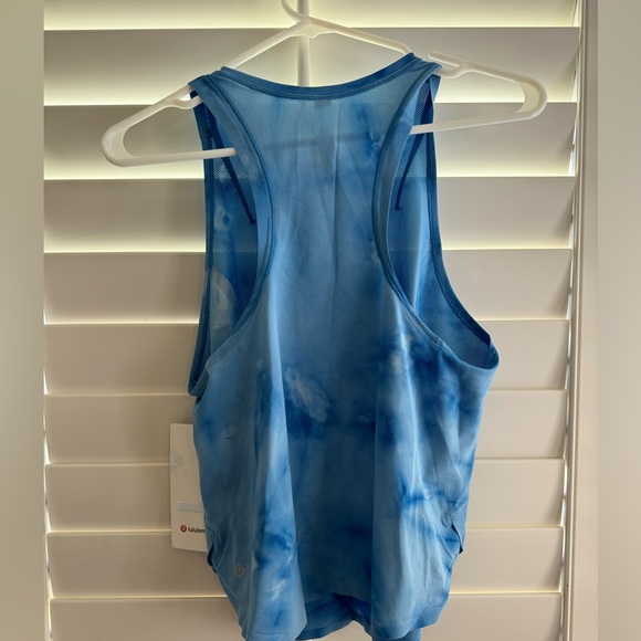 Lululemon Lightweight Run Kit Tank Top - Picture 2 of 4